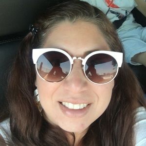 Meet your Posher, Danna